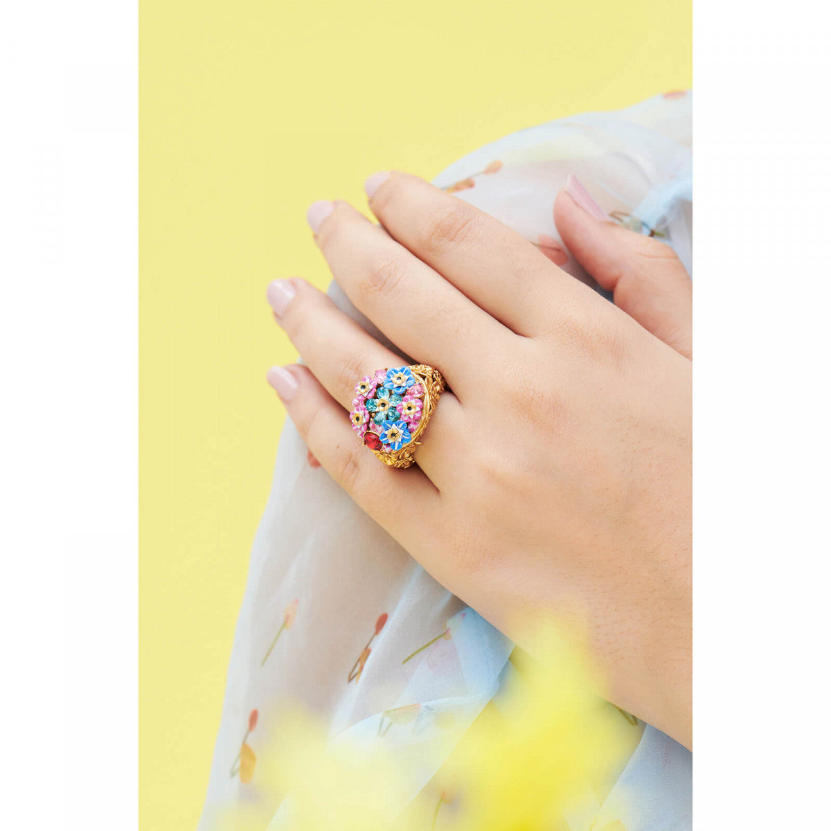 FORGET-ME-NOT ROSEBUDS AND LADYBIRD HIDDEN SECRET MEDALLION RING