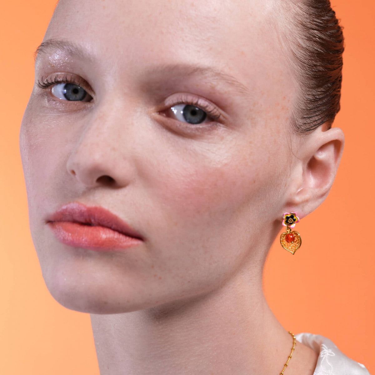 STUD EARRINGS TIARÉ FLOWER AND PHYSALIS POST EARRINGS